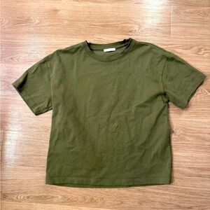Zara Men’s Cotton Army green tee shirt size medium